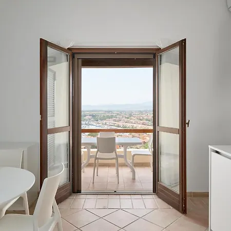 Due Bilocali Ristrutturati Nel 2025 Con Vista Panoramica Su Feriehus Porto Ottiolu